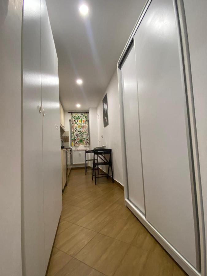 Garsoniera Relax Drumul Taberei Bucureşti Ngoại thất bức ảnh