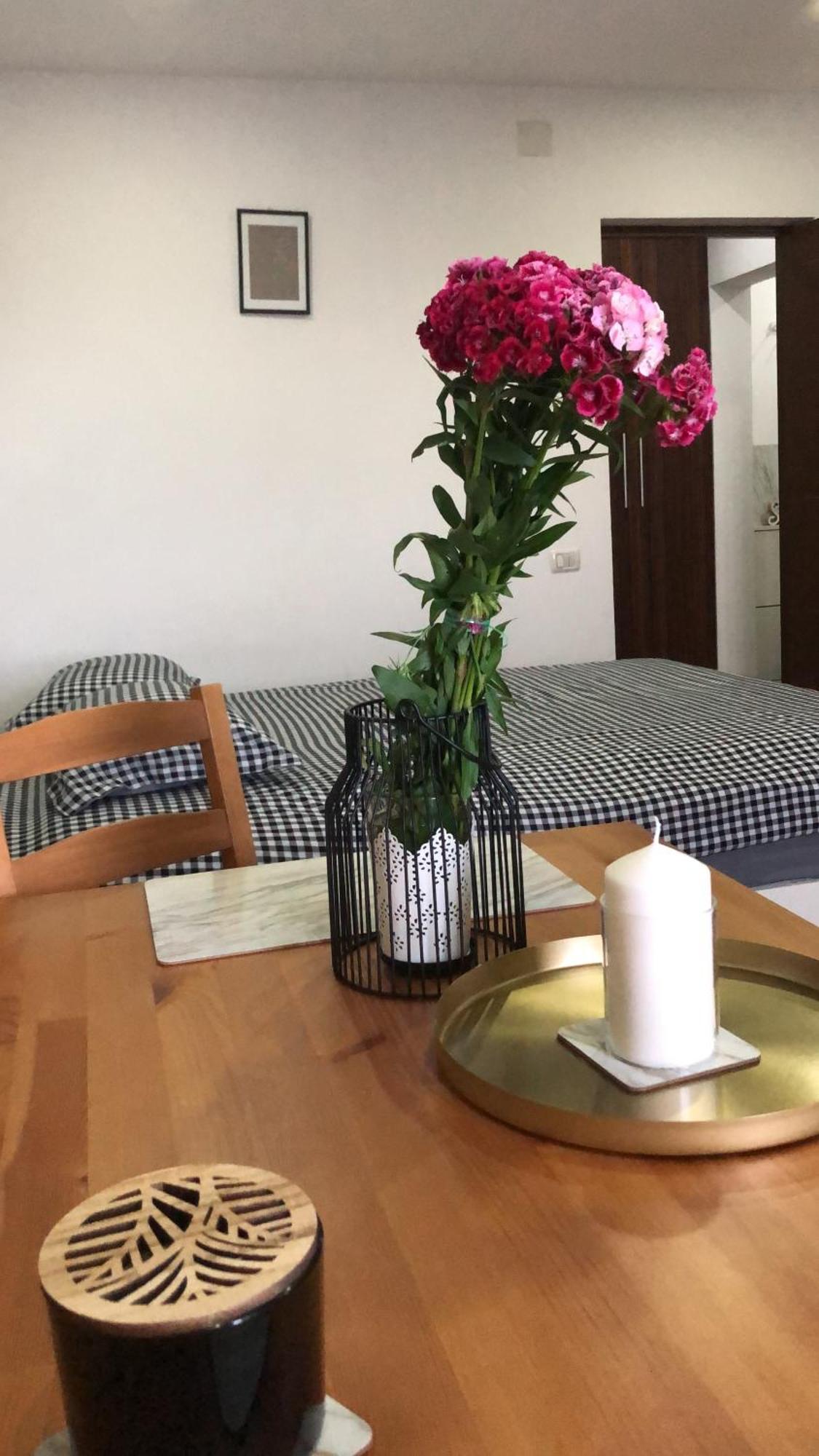 Garsoniera Relax Drumul Taberei Bucureşti Ngoại thất bức ảnh